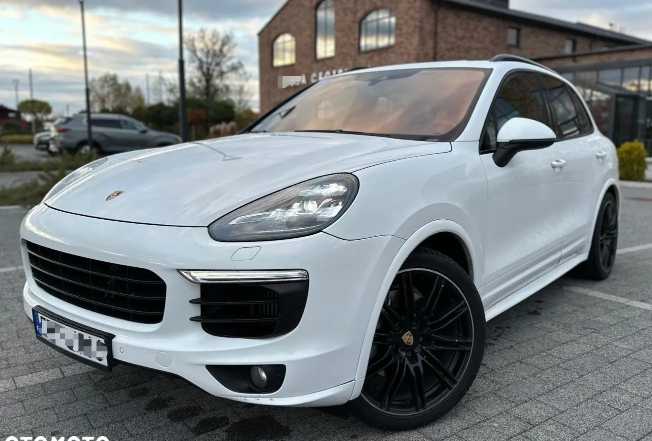 Porsche Cayenne cena 189000 przebieg: 269400, rok produkcji 2015 z Ostróda małe 121